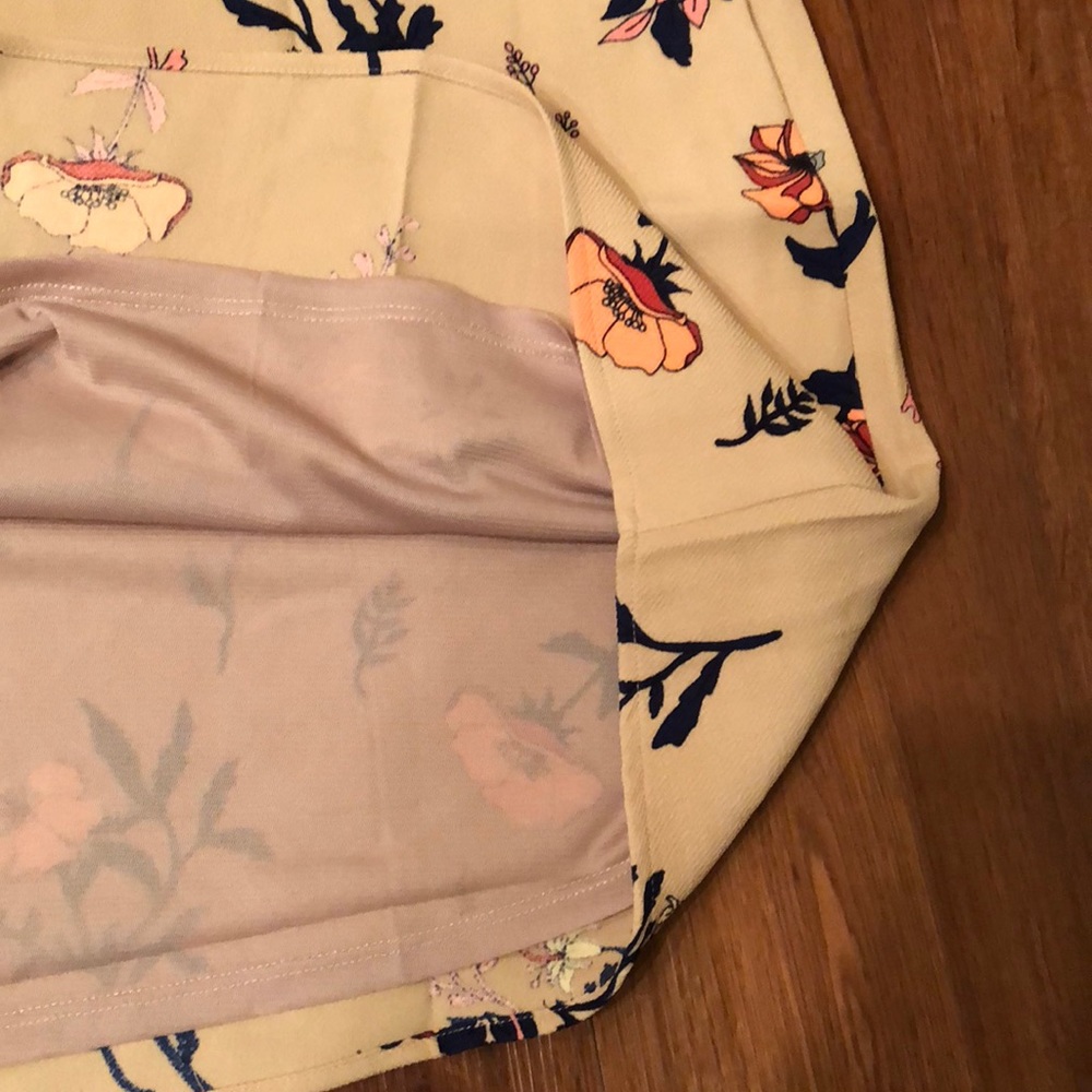 19 Cooper Taupe Floral Off Shoulder Dress - Picture 6 of 7